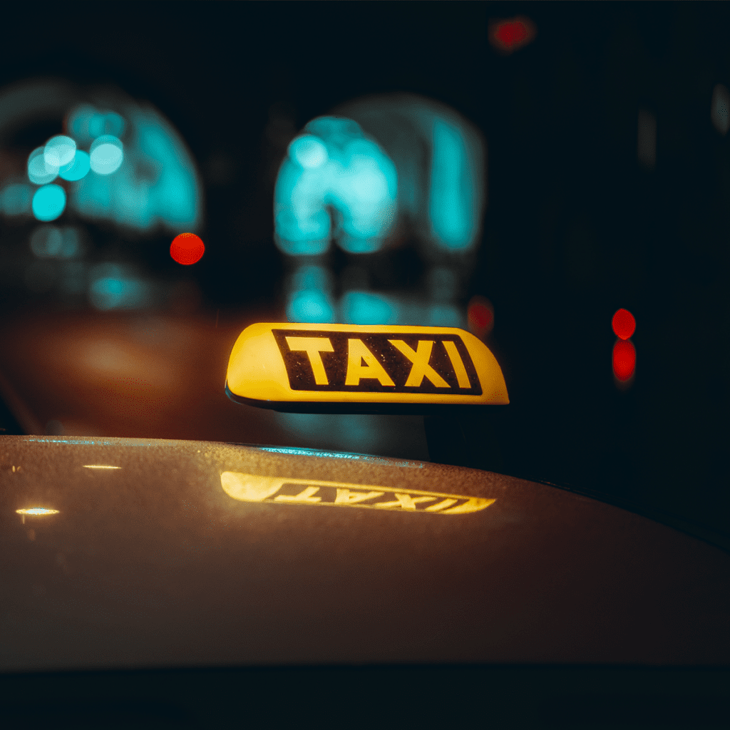 Lampe jaune de taxi de nuit