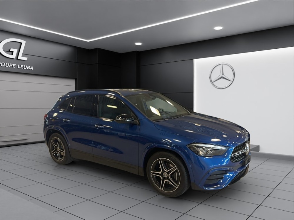 MERCEDES-BENZ GLA 200 7G-DCT