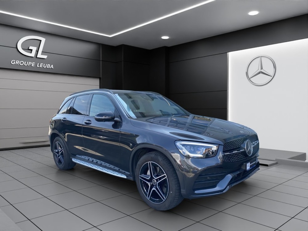 MERCEDES-BENZ GLC 300 AMG Line 4Matic