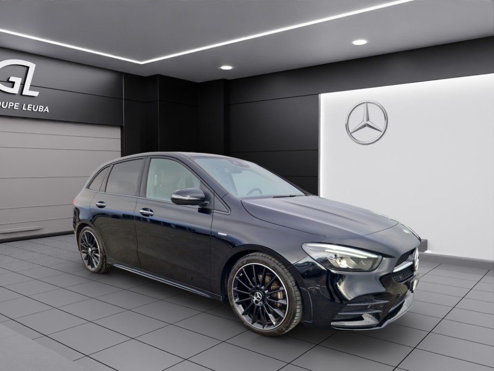 MERCEDES-BENZ B 200 AMG Line