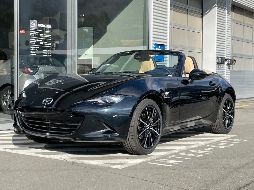 MAZDA MX-5 Skyactiv-G 184 Kazari