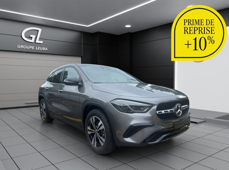 MERCEDES-BENZ GLA 200 Night Star 7G-DCT