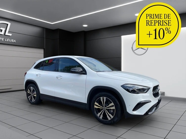 MERCEDES-BENZ GLA 200 Night Star 7G-DCT