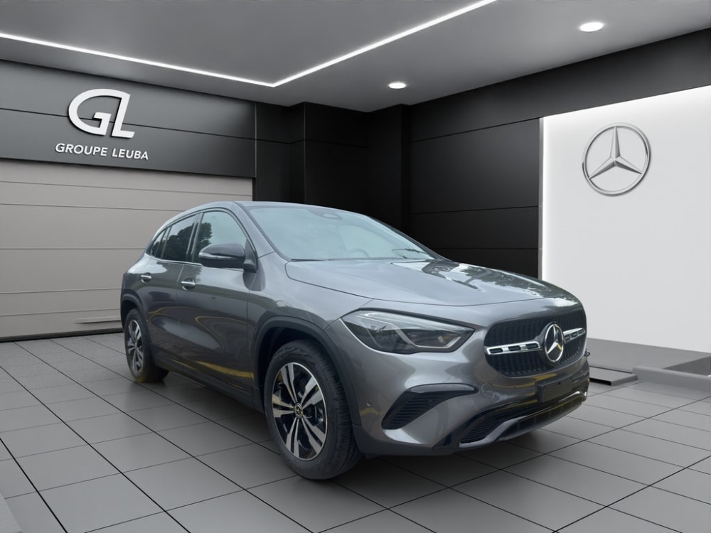 MERCEDES-BENZ GLA 200 Night Star 7G-DCT