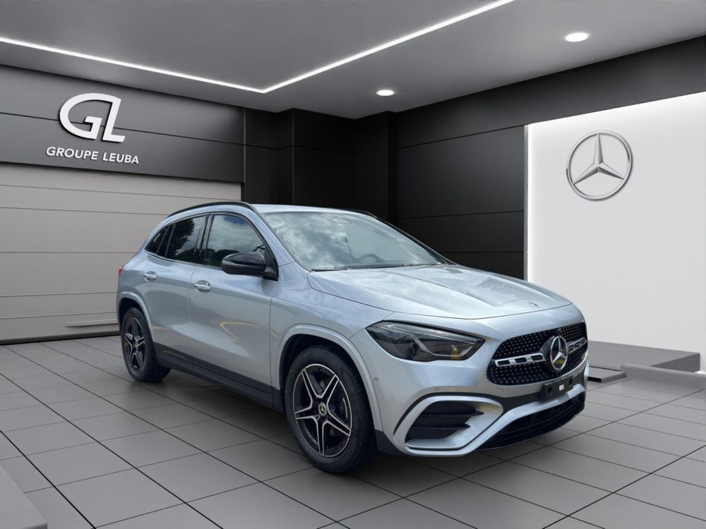 MERCEDES-BENZ GLA 200 Night Star 7G-DCT
