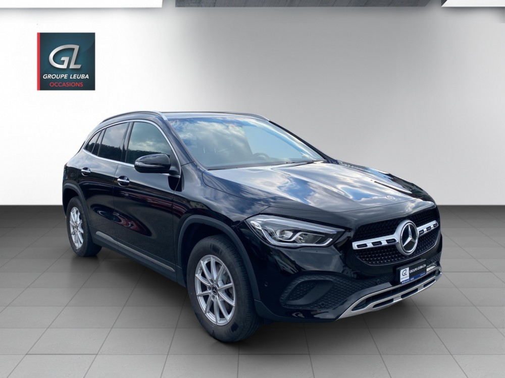 MERCEDES-BENZ GLA 200 Progressive