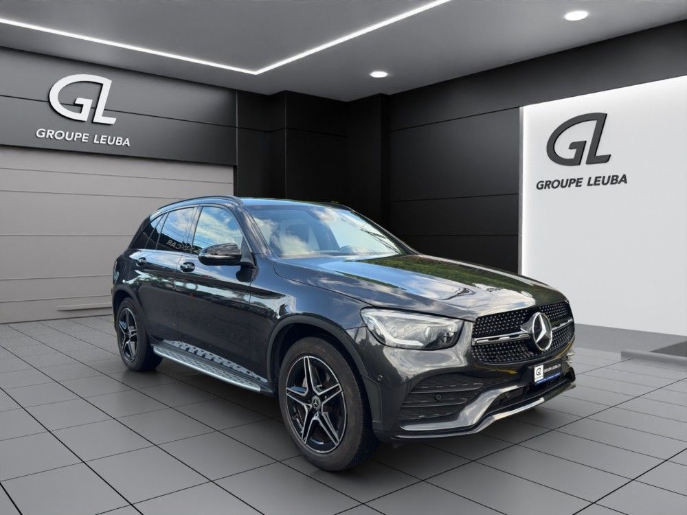 MERCEDES-BENZ GLC 200 AMG Line 4Matic 9G-Tronic