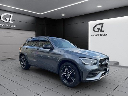 MERCEDES-BENZ GLC 300 AMG Line 4Matic