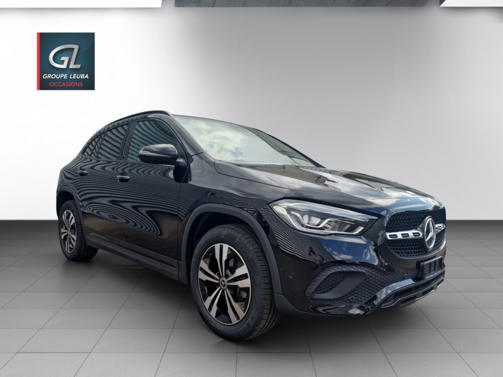 MERCEDES-BENZ GLA 180 d Progressive 8G-D