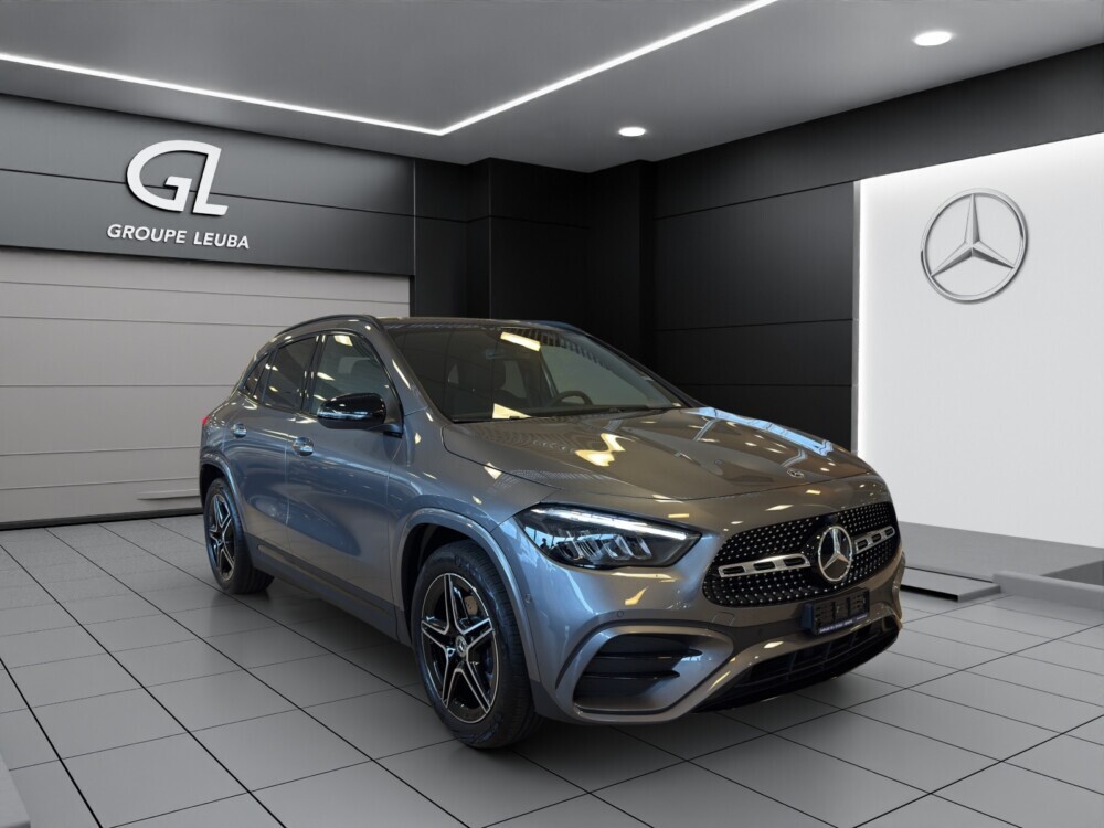 MERCEDES-BENZ GLA 200 Night Star 7G-DCT
