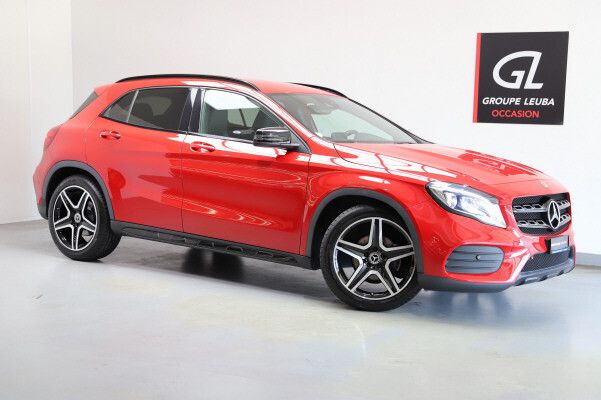 MERCEDES-BENZ GLA 200 AMG Line