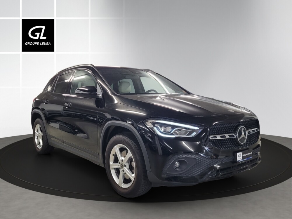 MERCEDES-BENZ GLA 200 Progressive 7G-DCT