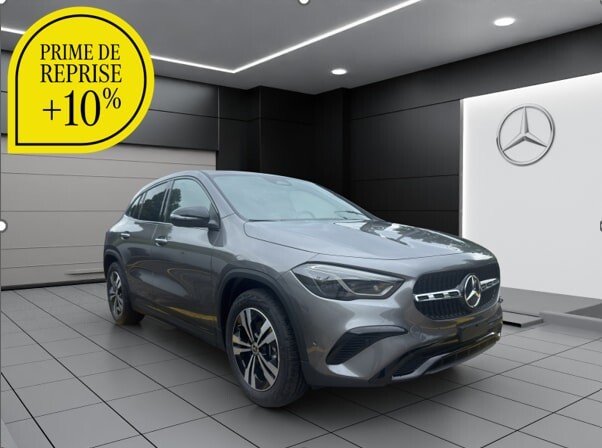 MERCEDES-BENZ GLA 200 Night Star 7G-DCT
