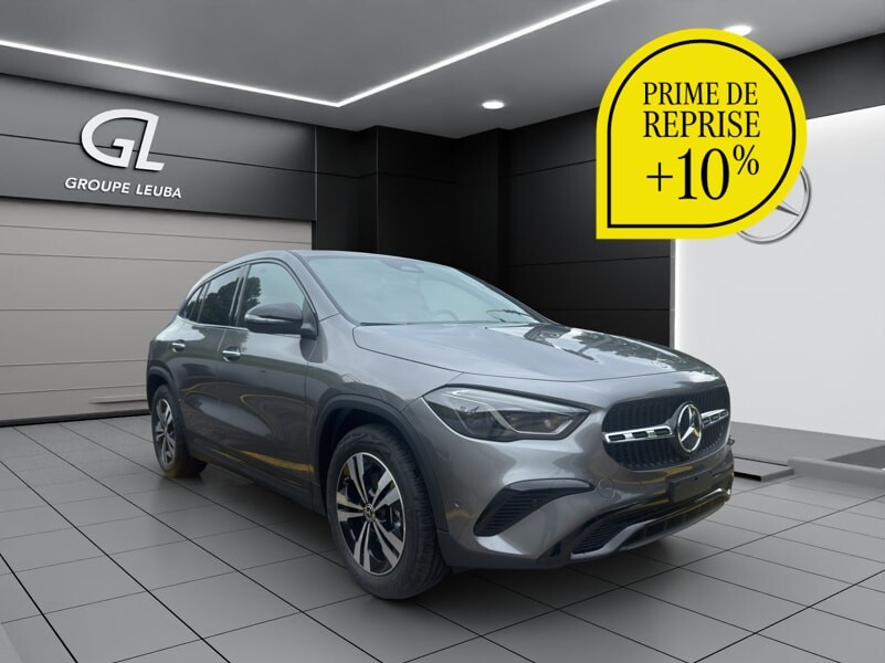 MERCEDES-BENZ GLA 200 Night Star 7G-DCT
