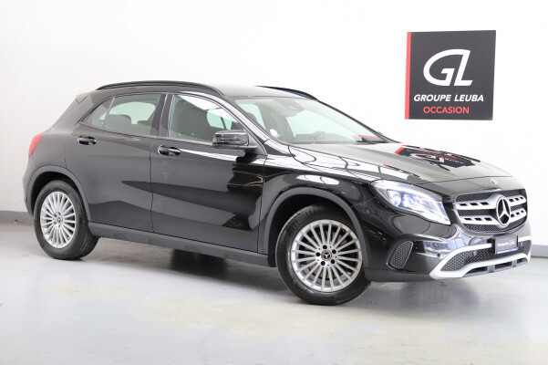 MERCEDES-BENZ GLA 220 4Matic