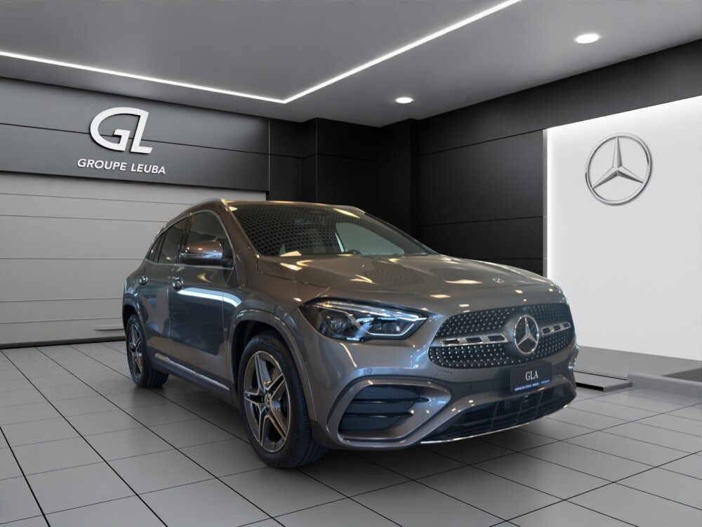 MERCEDES-BENZ GLA 220 4M