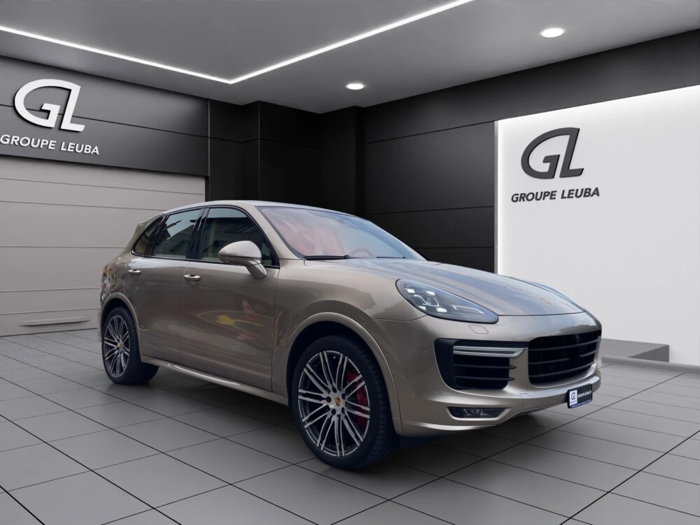 PORSCHE CAYENNE GTS