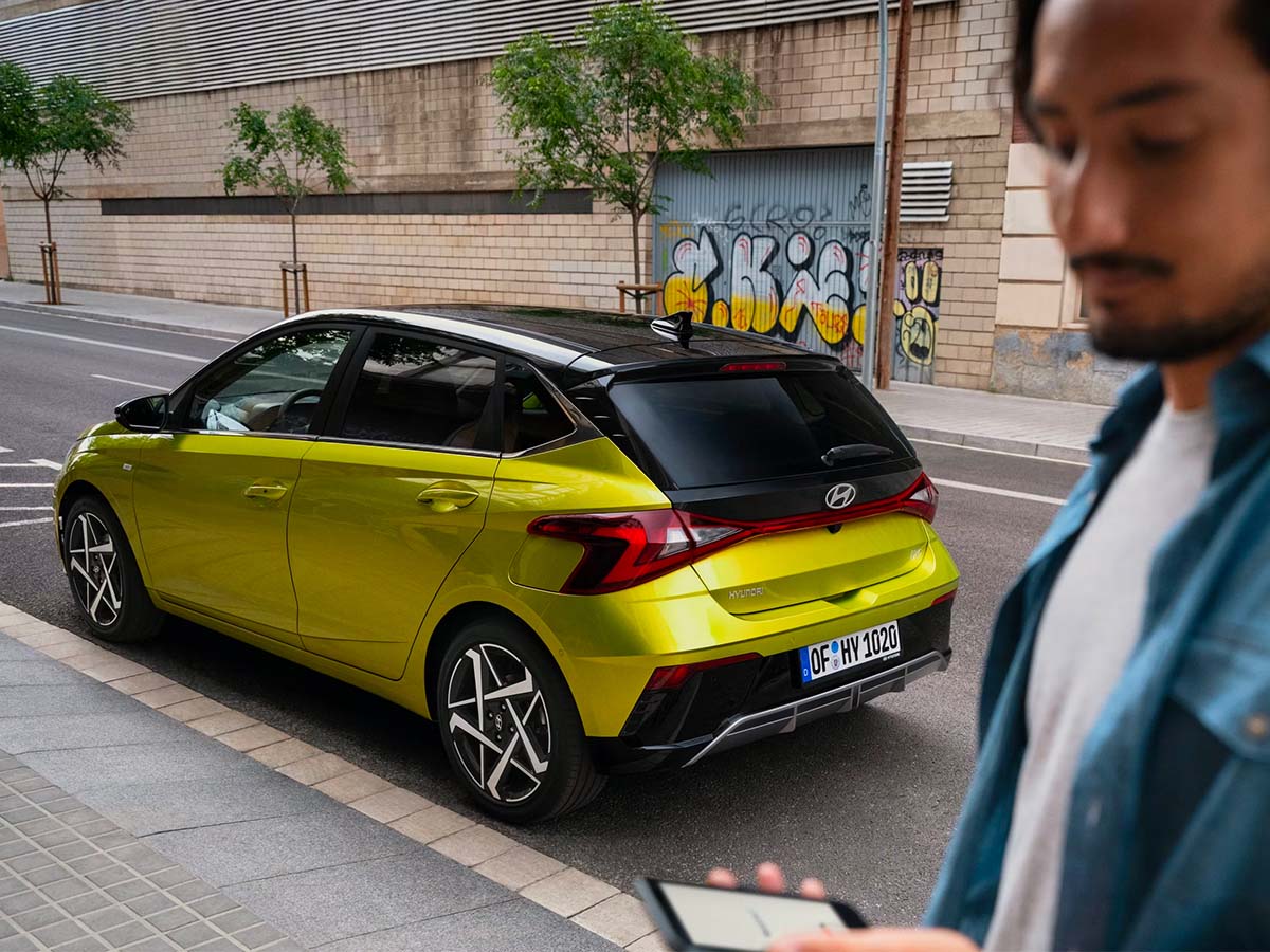 La Hyundai i20 stationnée en ville