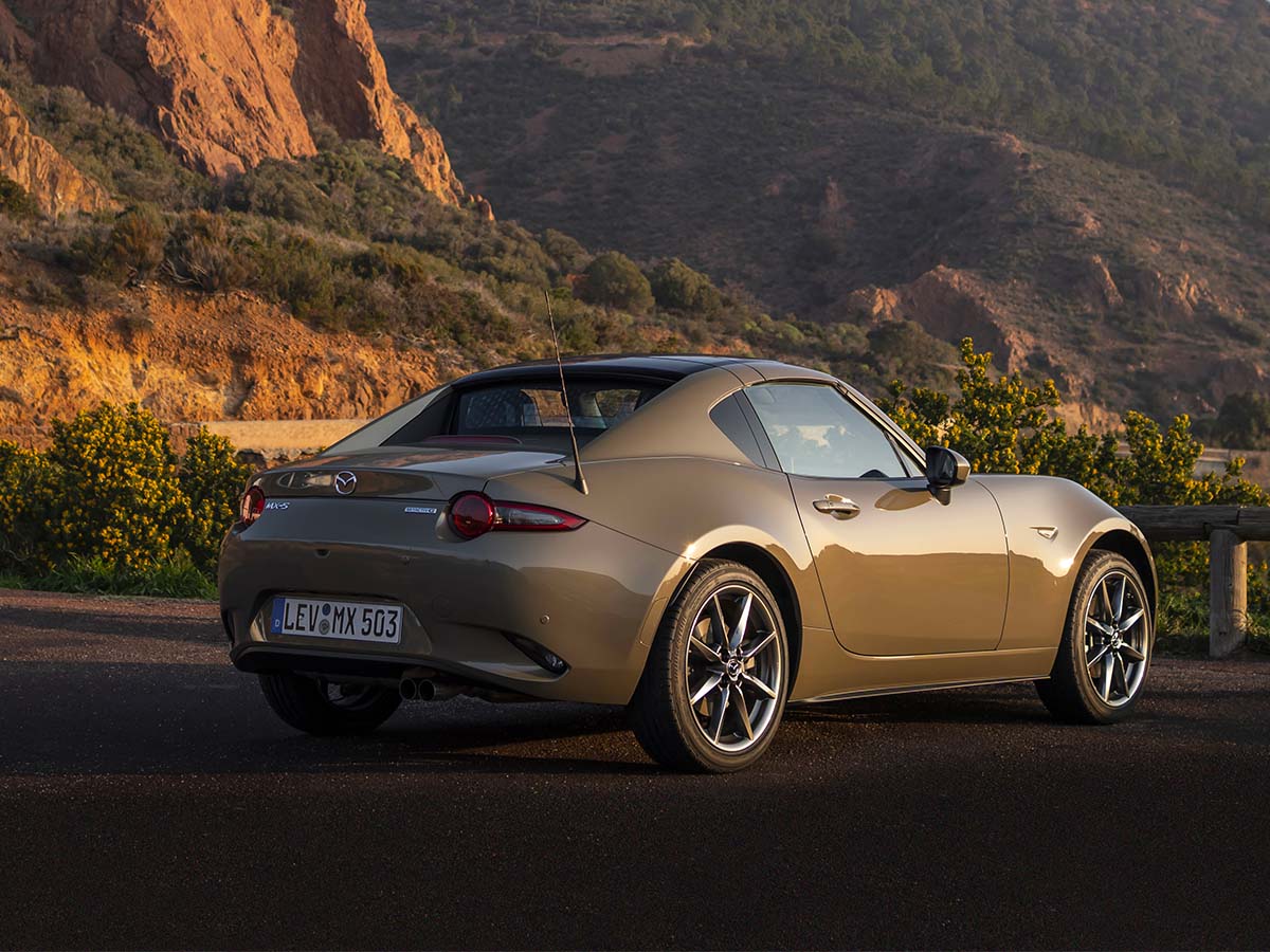 La silhouette de la Mazda MX-5 RF