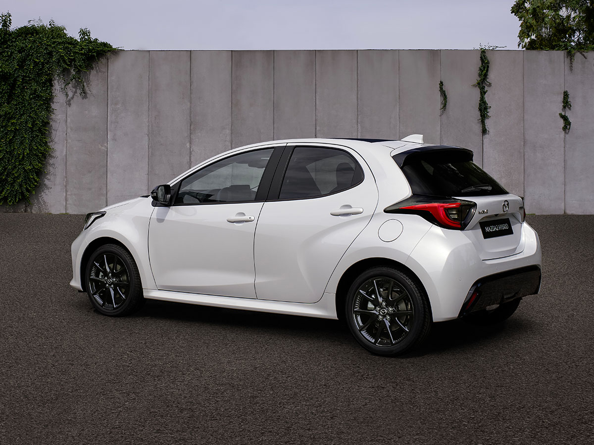 La silhouette de la Mazda2 Hybrid