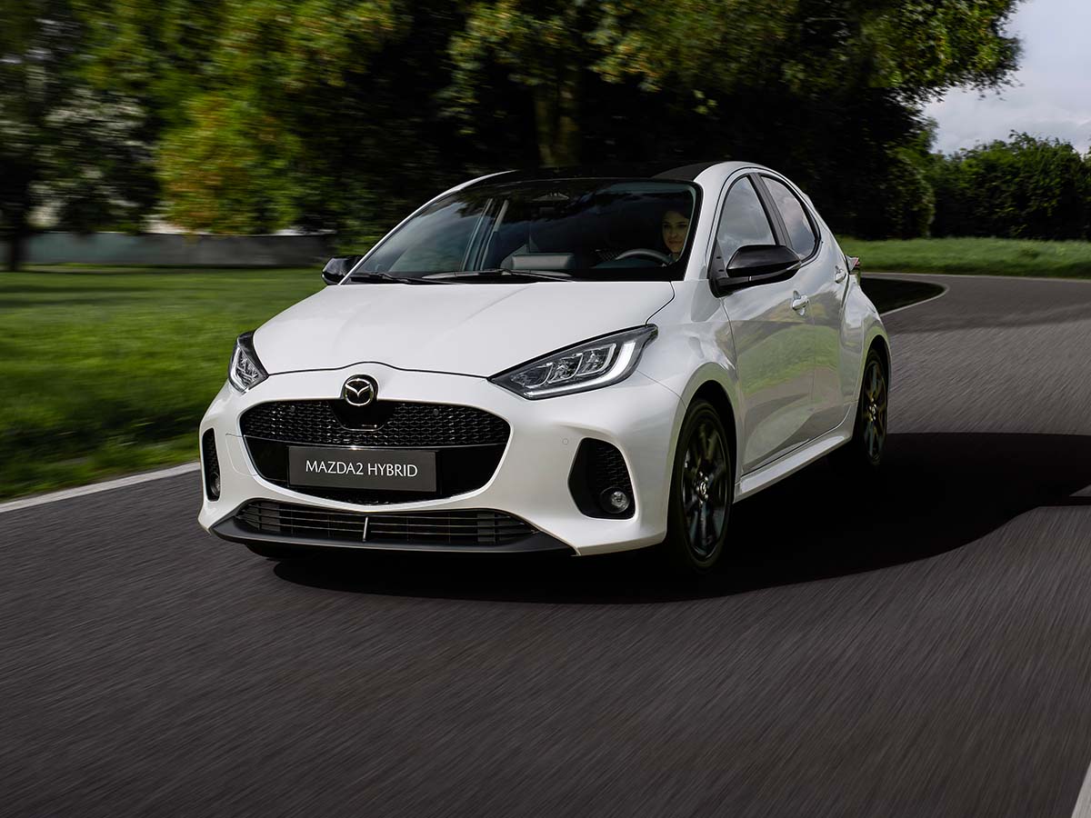 La Mazda2 Hybrid sur la route
