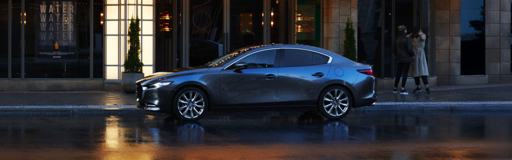 La Mazda3 SEDAN de profil