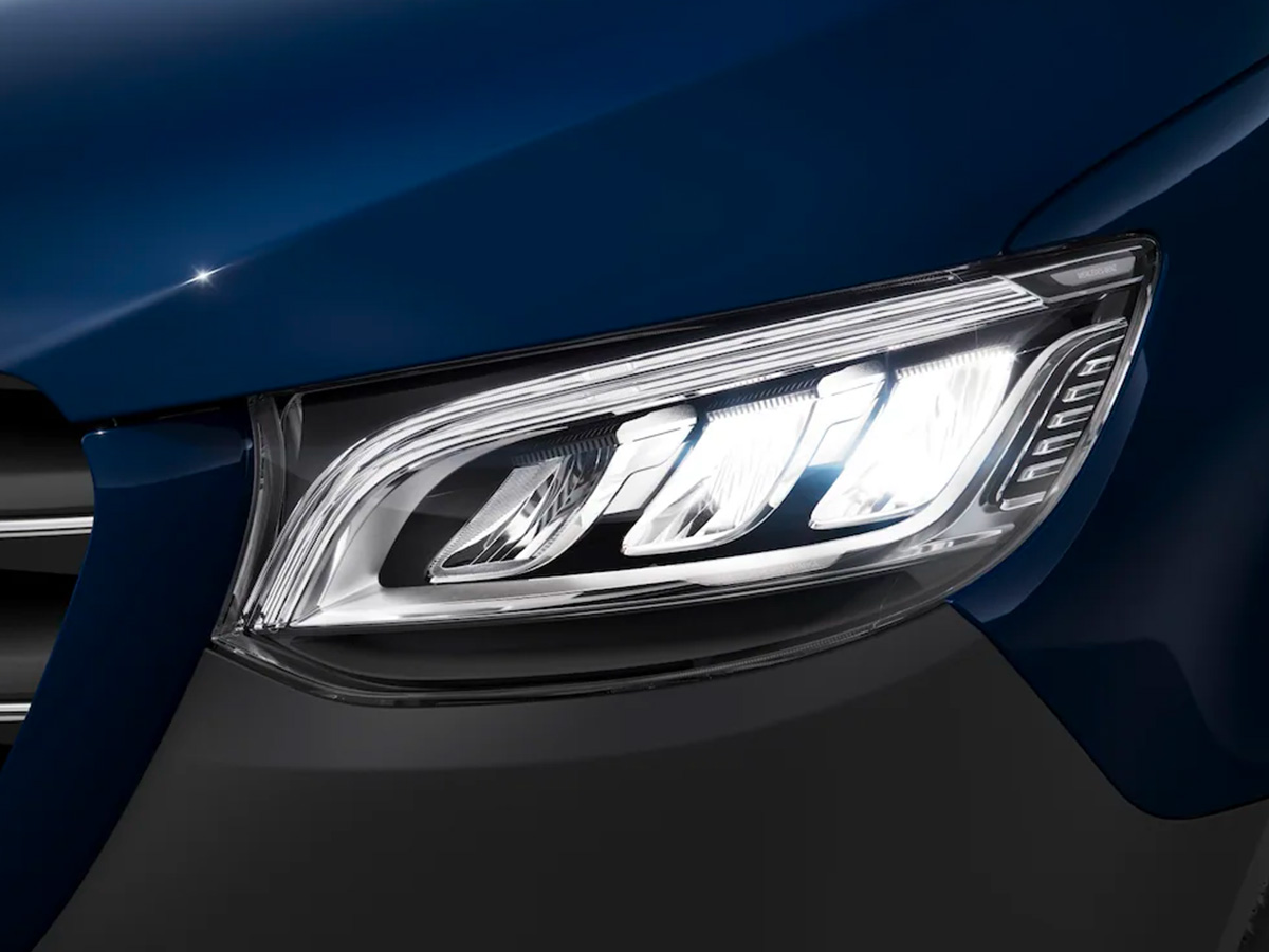 Le feu avant du Sprinter Tourer