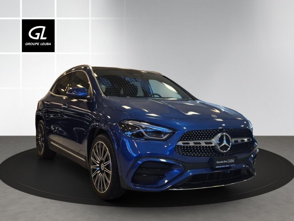 MERCEDES-BENZ GLA 200 Night Star 7G-DCT