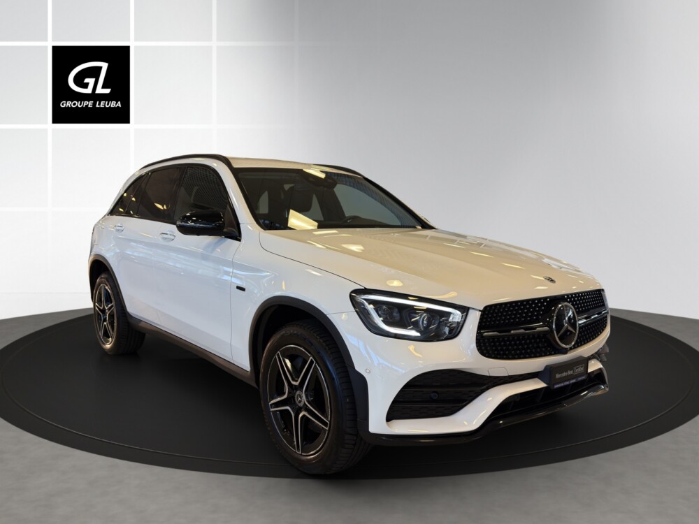 MERCEDES-BENZ GLC 300 e AMG Line 4Matic 9G-Tronic