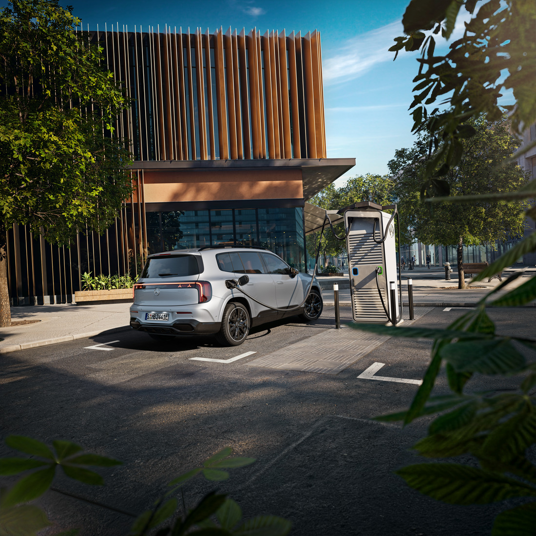 C.P.L.X244_PAD_BEV_ProdStillUnreal_21-DEX-EXT-Public-Charging_1-1_plate-DE_RGB