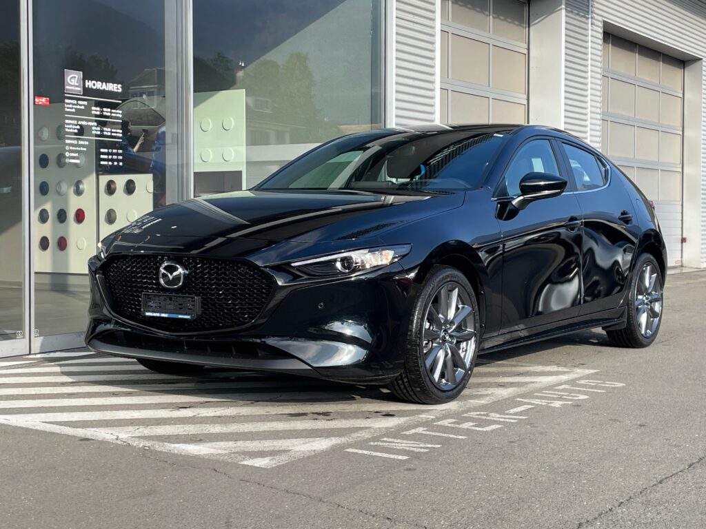 3 Hatchback SKYACTIV-G M Hybrid 140 Centre Line Automat
