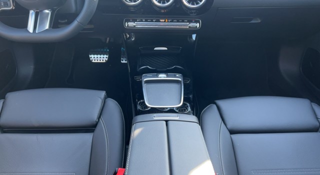 MERCEDES-BENZ CLA 220 4Matic 8G-DCT
