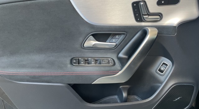 MERCEDES-BENZ CLA 250 CLA Shooting Brake 250 4Matic 7G-DCT AMG Line