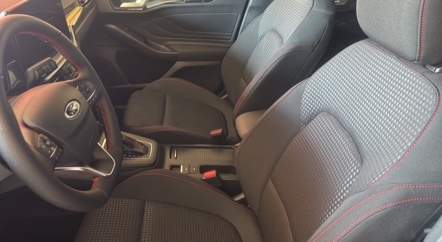 FORD FOCUS 1.0 MHEV ST-Line X Automat
