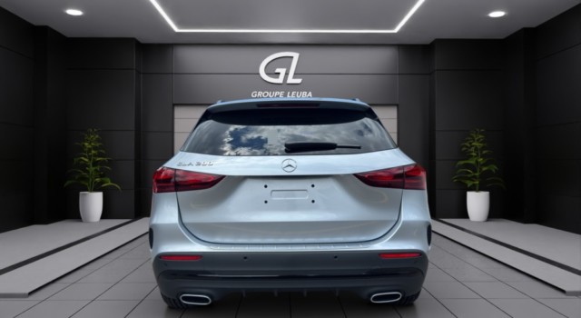 MERCEDES-BENZ GLA 200 Night Star 7G-DCT