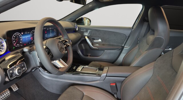 MERCEDES-BENZ A 220 4Matic 8G-DCT