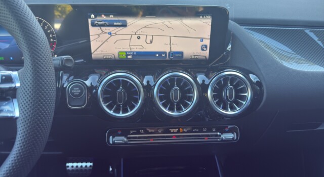 MERCEDES-BENZ GLA 250 e EQ Star 8G-DCT