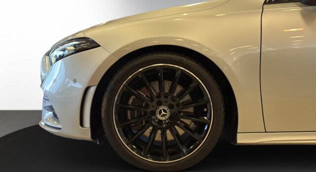 MERCEDES-BENZ A 250 AMG Line 4Matic