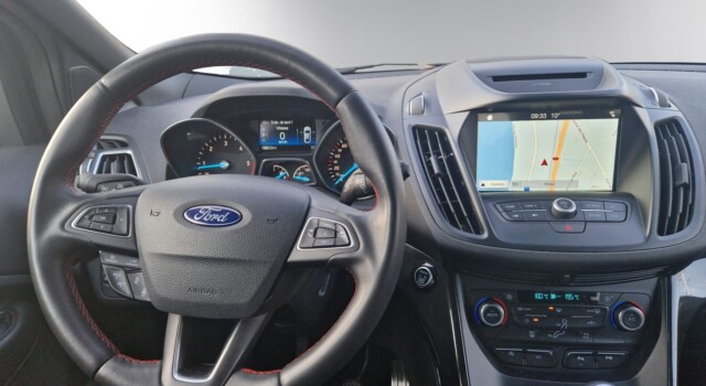 FORD KUGA 1.5 TDCi ST Line High 2WD
