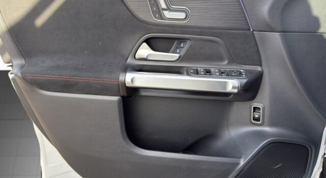 MERCEDES-BENZ GLB 250 AMG Line 4 MATIC