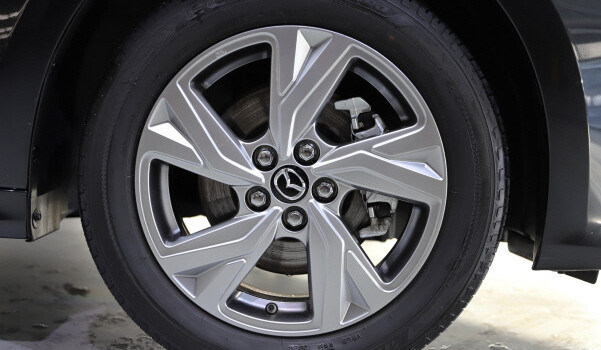 MAZDA 2 Hybrid Exclusive-line