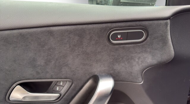 MERCEDES-BENZ A 250 AMG Line 4Matic