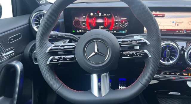 MERCEDES-BENZ A 220 4Matic 8G-DCT