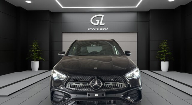 MERCEDES-BENZ GLA 200 7G-DCT