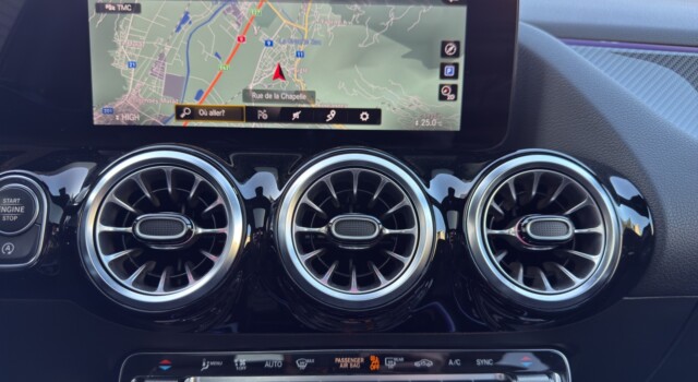 MERCEDES-BENZ GLA 250 AMG Line 4Matic