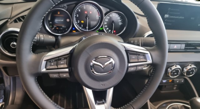 MAZDA MX-5 Skyactiv-G 184 Exclusive-line