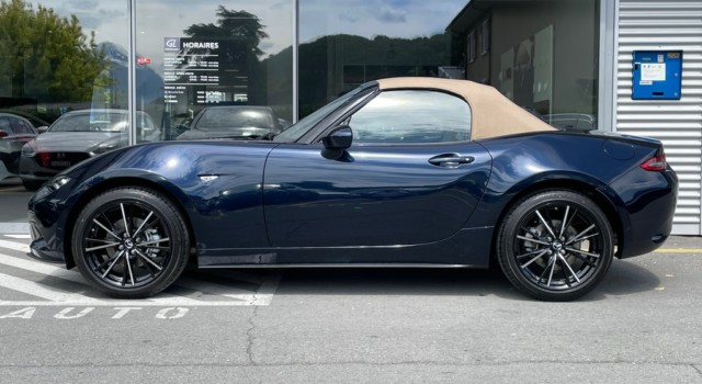 MAZDA MX-5 Skyactiv-G 184 Kazari