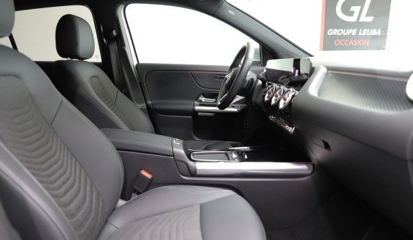MERCEDES-BENZ GLA 200 Progressive