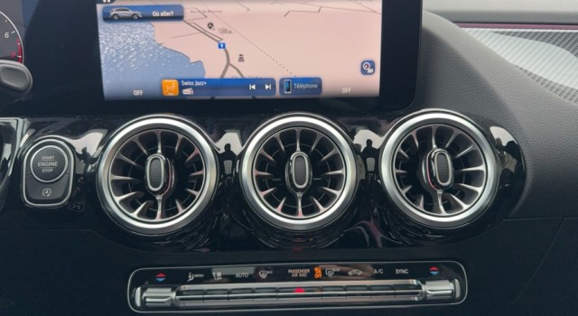 MERCEDES-BENZ GLA 250 4Matic 8G-DCT