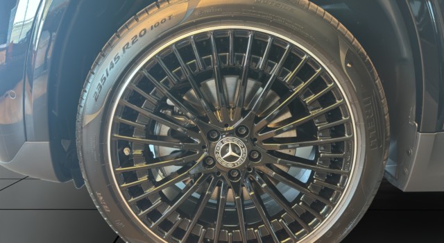 MERCEDES-BENZ EQA 350 66,5 kWh 4Matic Excellence
